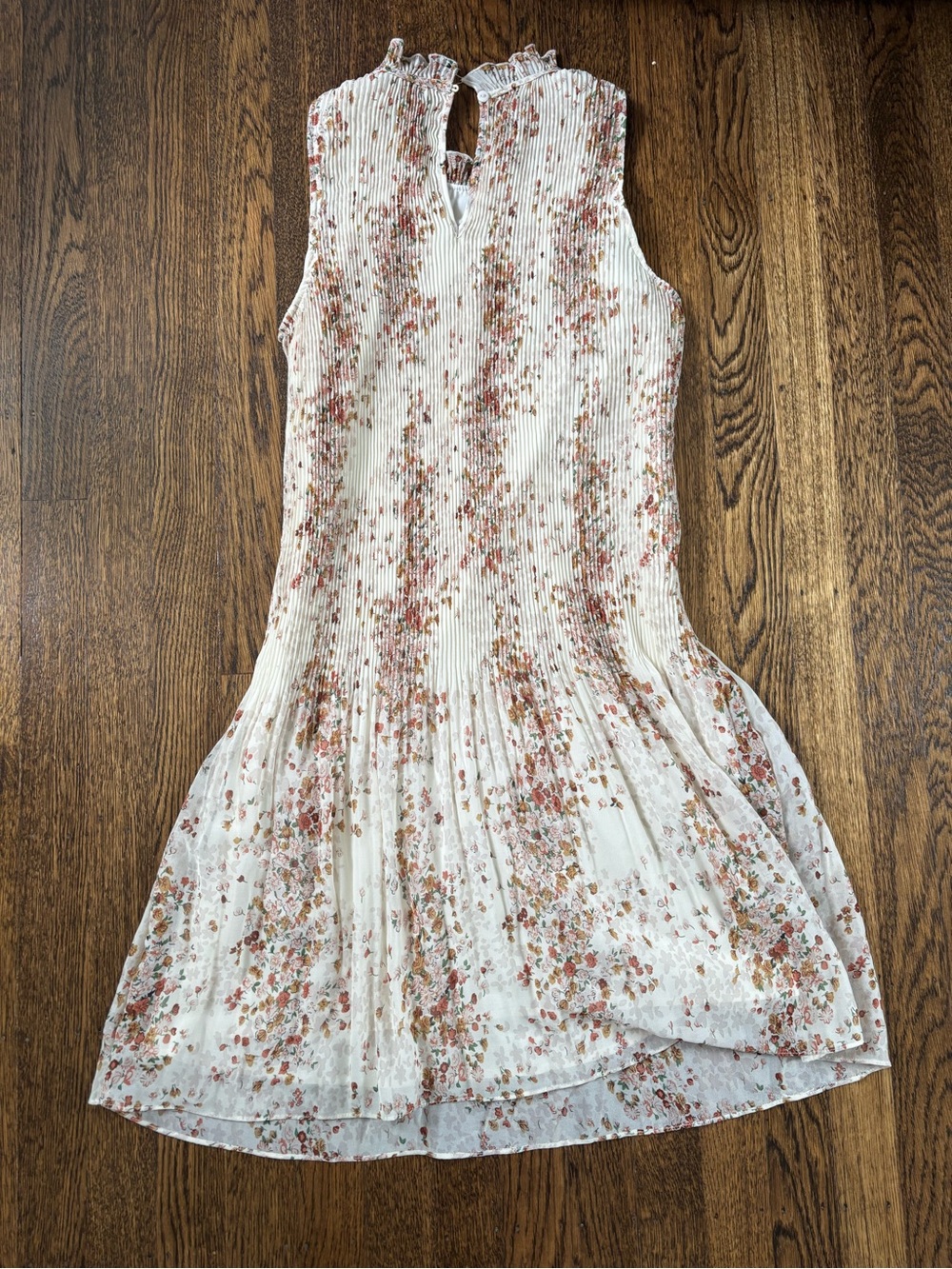 Maison d’Amelie Sleeveless White Floral Pleated Midi Dress